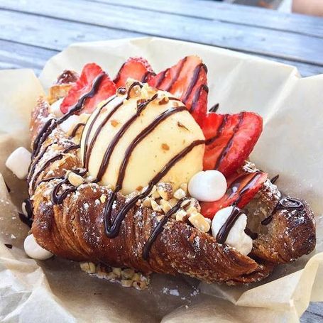 Croissant relleno toppings Tarragona